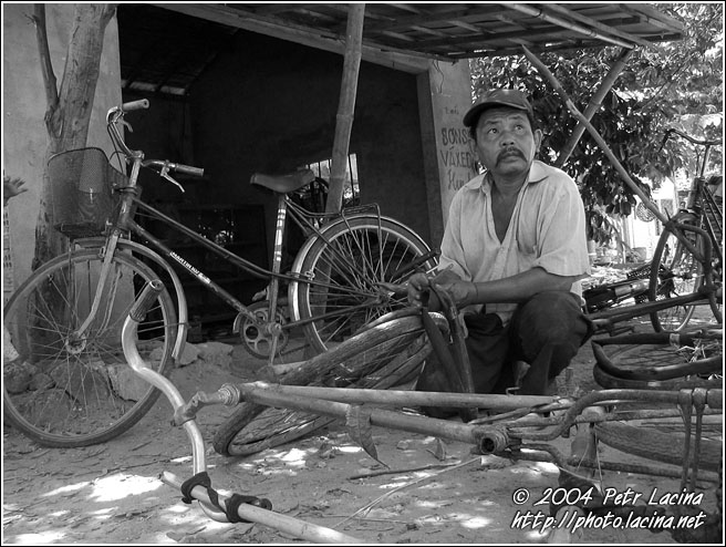 Repairing Bikes - Vietnam in B&W, Vietnam