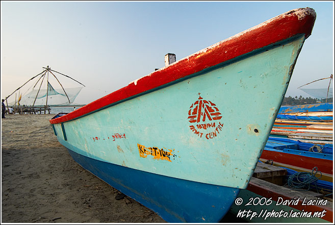 Boat By Chinese Nets - Cochin - Chinese Nets (Cheena vala), India