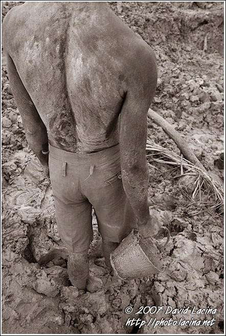 Muddy Body Of A Worker Of Diamond Mine's - Diamond Mines, Sierra Leone