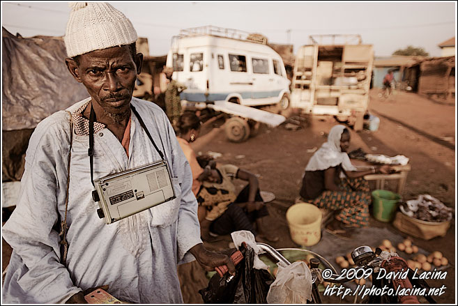 Man In Gare Routiere - Senegambia, Senegal