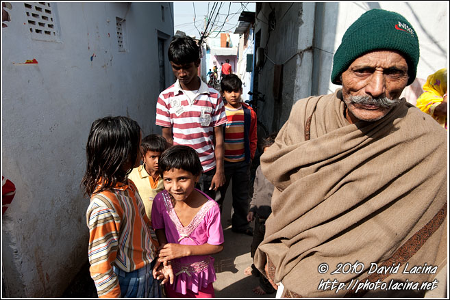Street Life - Jaipur slum dwellers, India